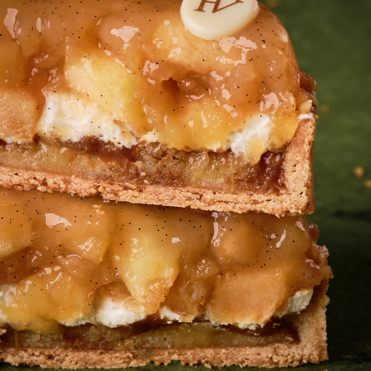 Tarte Pomme Caramel Pâtisserie - Pâtissier Chocolatier de Luxe - Paris